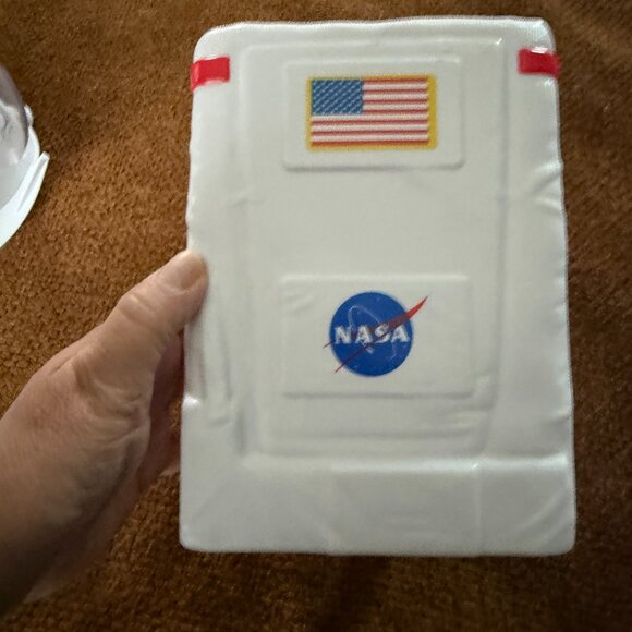 EUC American Girl Luciana Vega with Full NASA Space Suit - Picture 11 of 14